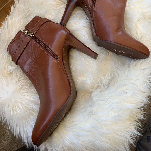 Tory Burch Bristol bootie. - Picture 2 of 6